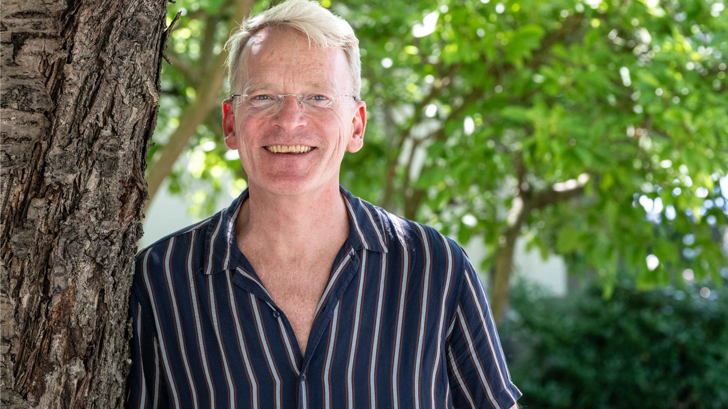 Prof. Dr. Axel Fanego Palat ist seit 2018 Professor für Afrikanistik an der Goethe-Universität in Frankfurt am Main. Sein Interesse gilt den Sprachgruppen des afrikanischen Kontinents, von Bantusprachen in Südafrika bis zum Tamazight in Marokko. (Foto: Peter Thomas) Prof. Dr. Axel Fanego Palat ist seit 2018 Professor für Afrikanistik an der Goethe-Universität in Frankfurt am Main. Sein Interesse gilt den Sprachgruppen des afrikanischen Kontinents, von Bantusprachen in Südafrika bis zum Tamazight in Marokko. (Foto: Peter Thomas)