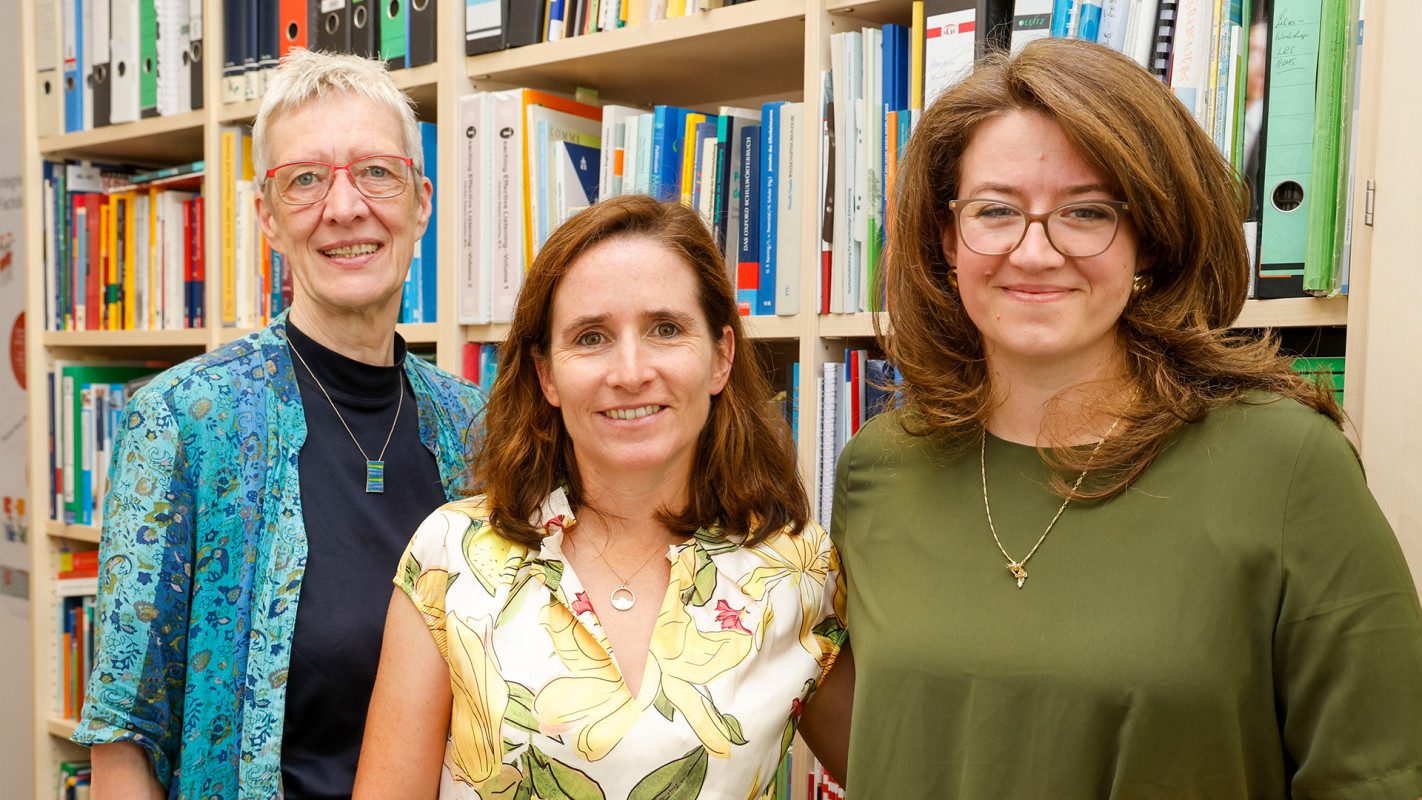 Prof. Dr. Margarete Imhof von der Johannes Gutenberg-Universität Mainz, Dr. Silke Haas von der Goethe-Universität Frankfurt und Dr. Maria Theresa Meßner, Schulpädagogin an der TU Darmstadt
