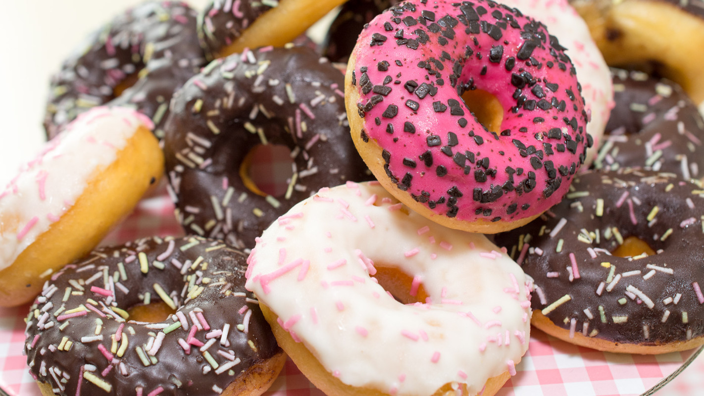 Nahaufnahme von mehreren Donuts