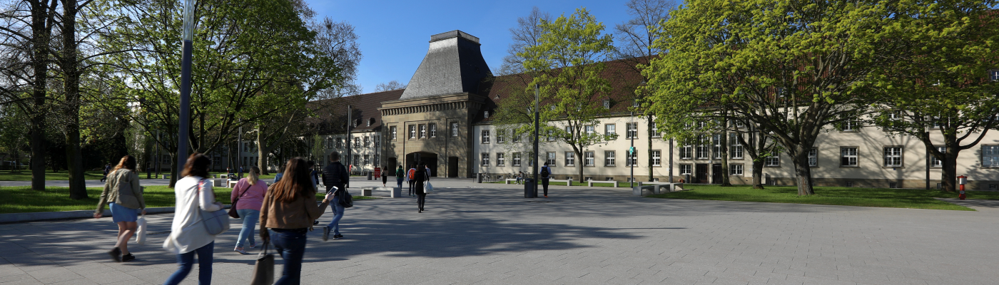 Blick auf den Eingang zum Mainzer Gutenberg-Campus. Bild: Alexander Sell